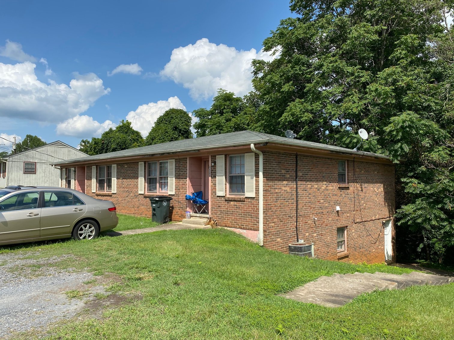 Image for ABSOLUTE REAL ESTATE AUCTION: 4 Plex on 0.49 Acres (Lynchburg, VA)