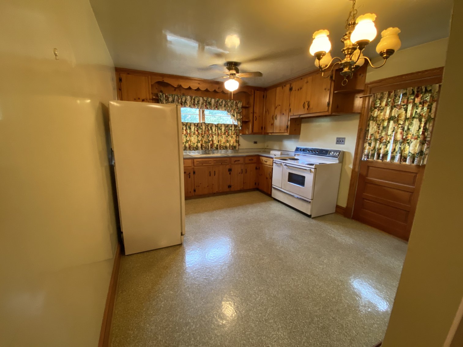 Image for 3 BR/2 BA Brick Home on 1.18 +/- Acres w/R6 Zoning Only 3.5 Miles From UVA--SELLING to the HIGHEST BIDDER!!