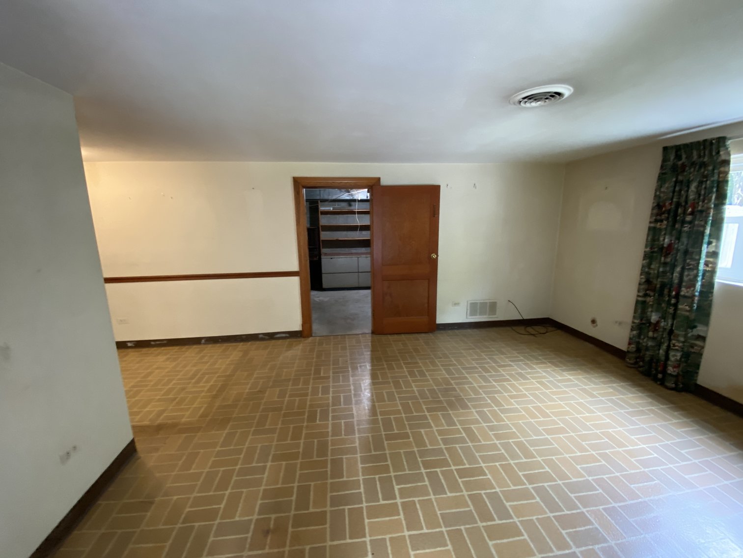 Image for 3 BR/2 BA Brick Home on 1.18 +/- Acres w/R6 Zoning Only 3.5 Miles From UVA--SELLING to the HIGHEST BIDDER!!