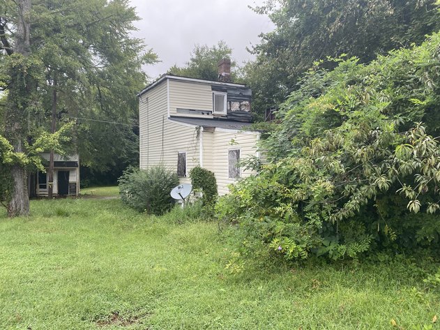 Image for Flip This House! 4 BR / 3 BA Single Family Home in Historic Petersburg – Large Front Porch - Cuthbert Subdivision – 20 Spruce St., Petersburg, VA 23803