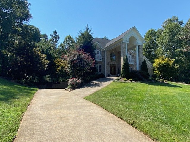 Image for Gorgeous, Well-maintained House and Contents