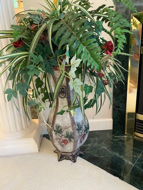 Image for Gorgeous, Well-maintained House and Contents