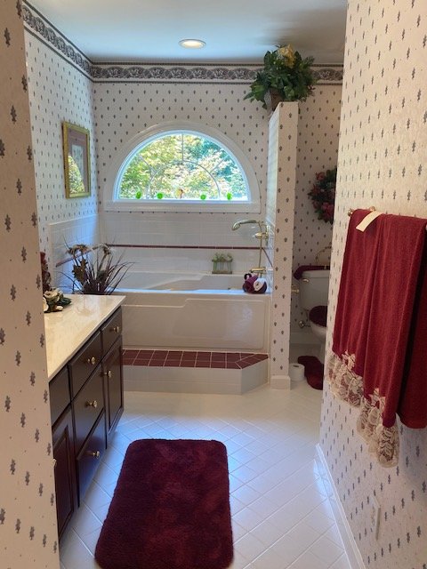 Image for Gorgeous, Well-maintained House and Contents