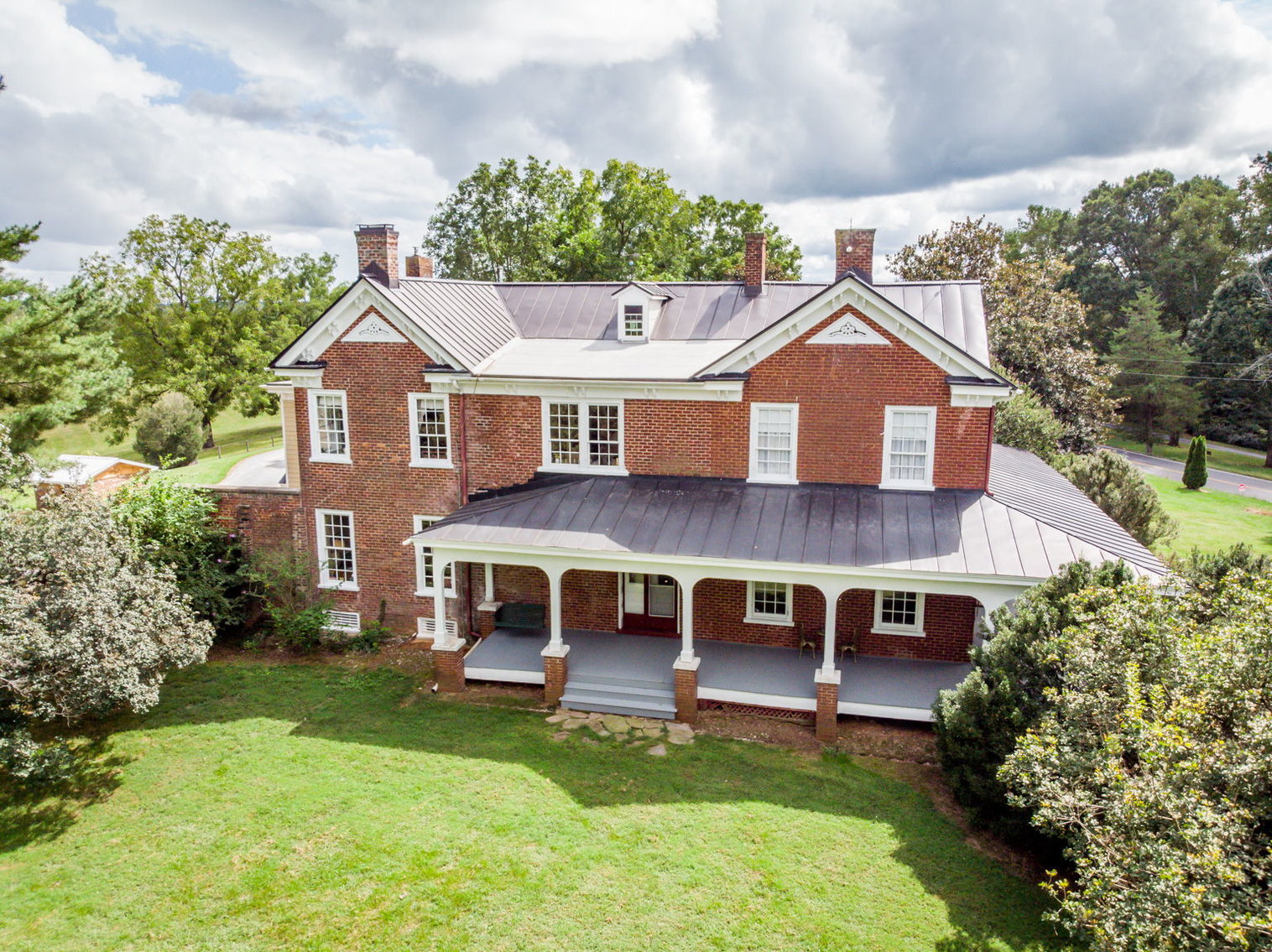 Image for REAL ESTATE LISTING: Historic Ivy Cliff (Forest, VA)