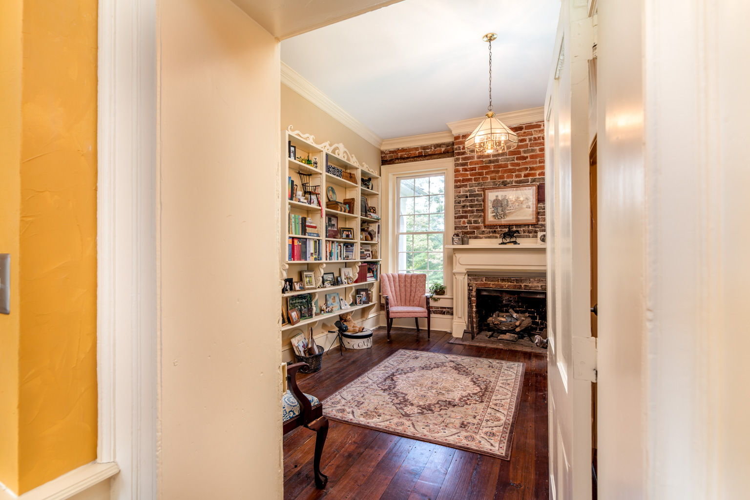 Image for REAL ESTATE LISTING: Historic Ivy Cliff (Forest, VA)