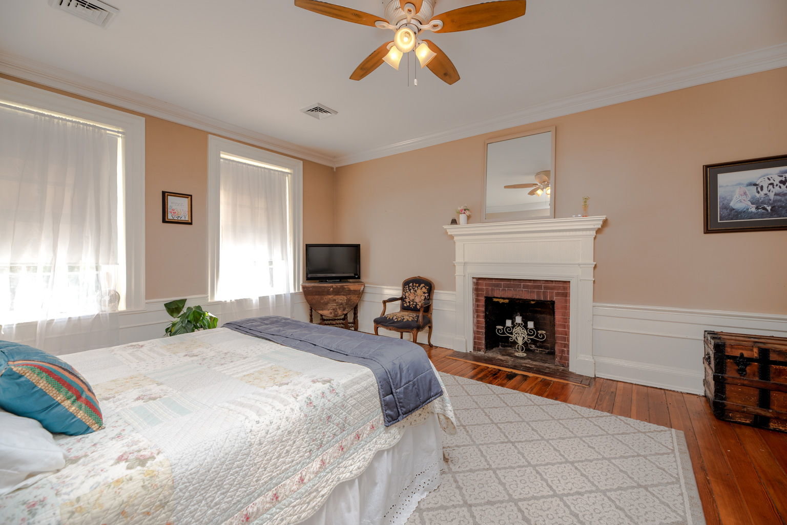 Image for REAL ESTATE LISTING: Historic Ivy Cliff (Forest, VA)