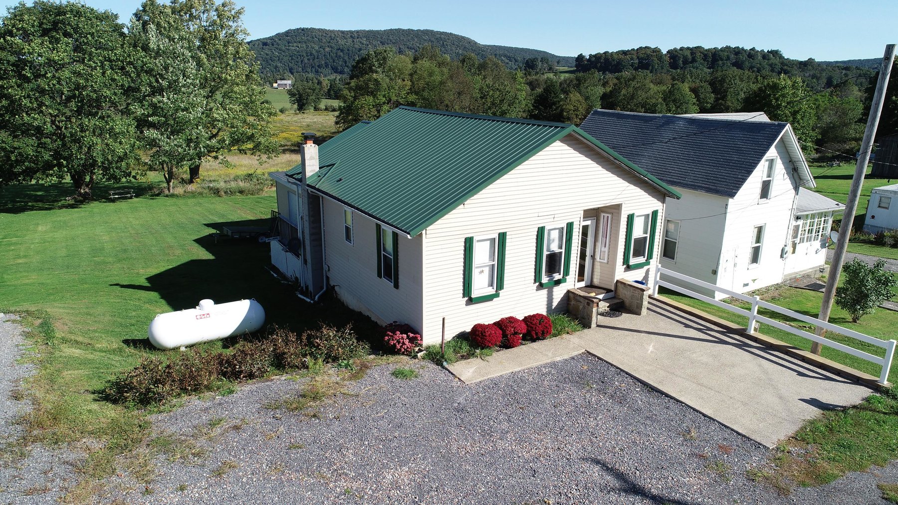 Image for Move-in Ready 2-Bedroom Sold to the Highest Bidder