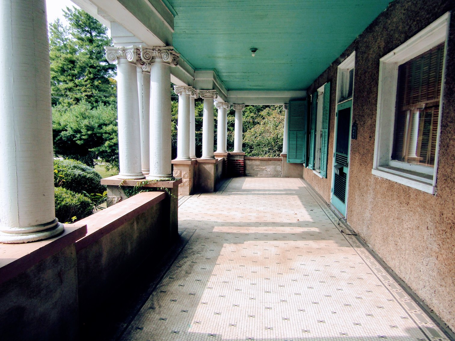 Historic Home 5,403 +/ SF Online & Onsite Auction Chase City, VA