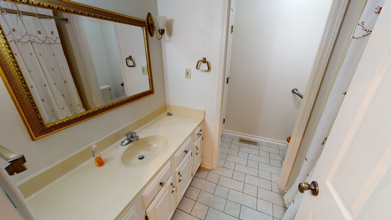 Image for 244 Deepwood Estates, Cadiz Auction