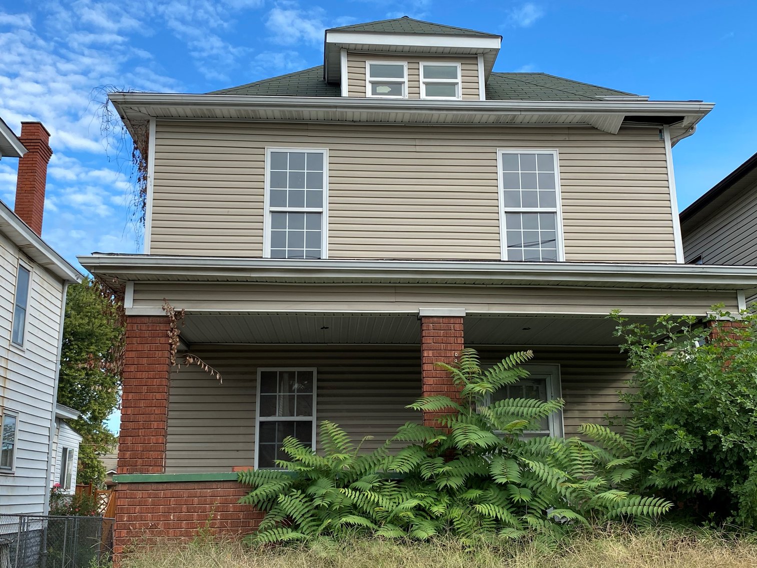 Image for SOLD $12,100 - 2-Story Home in Huntington