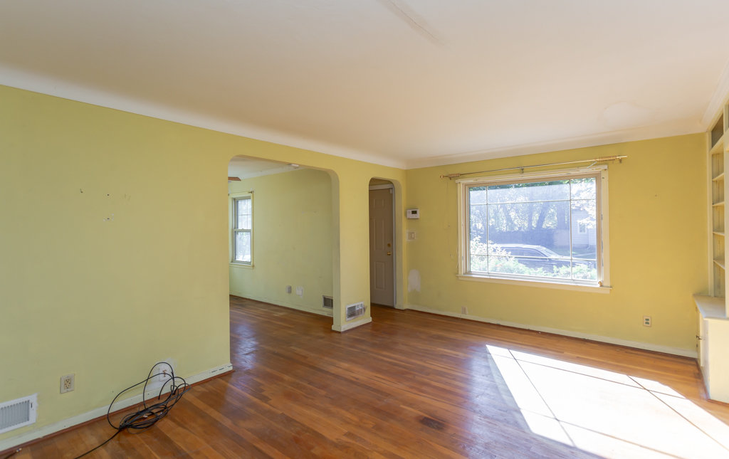 Image for ABSOLUTE AUCTION! 2704 Thoman Pl