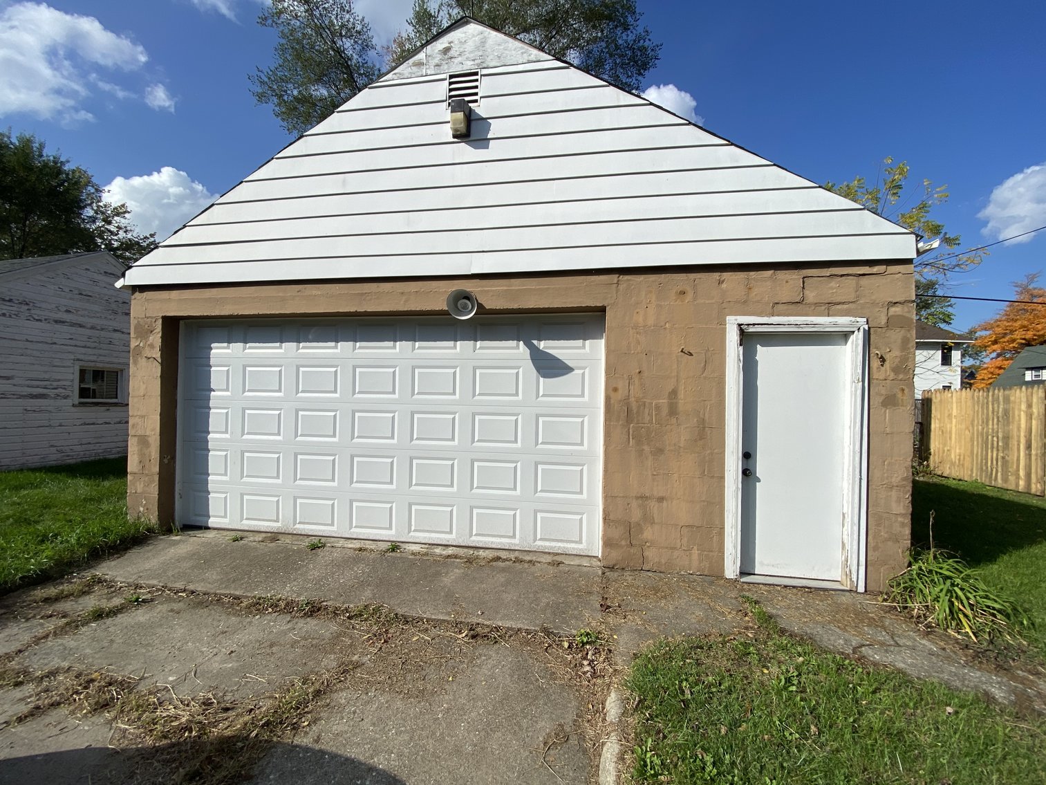 Image for ABSOLUTE AUCTION! - 846 Wright Avenue