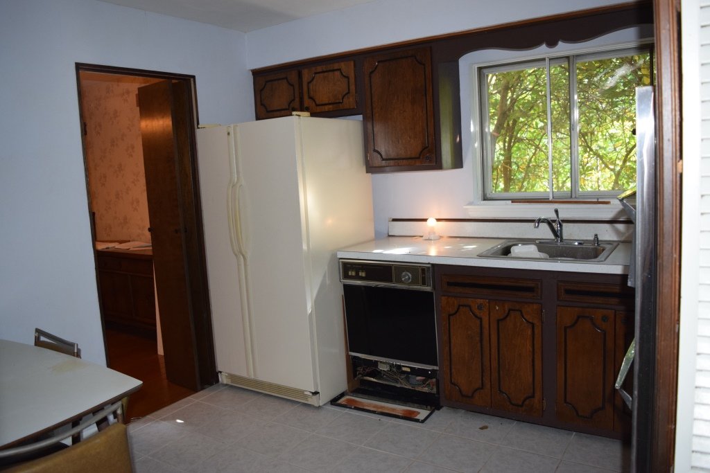 Sealed Bid Real Estate Auction 859 Ivyland Rd., Warminster, PA 18974