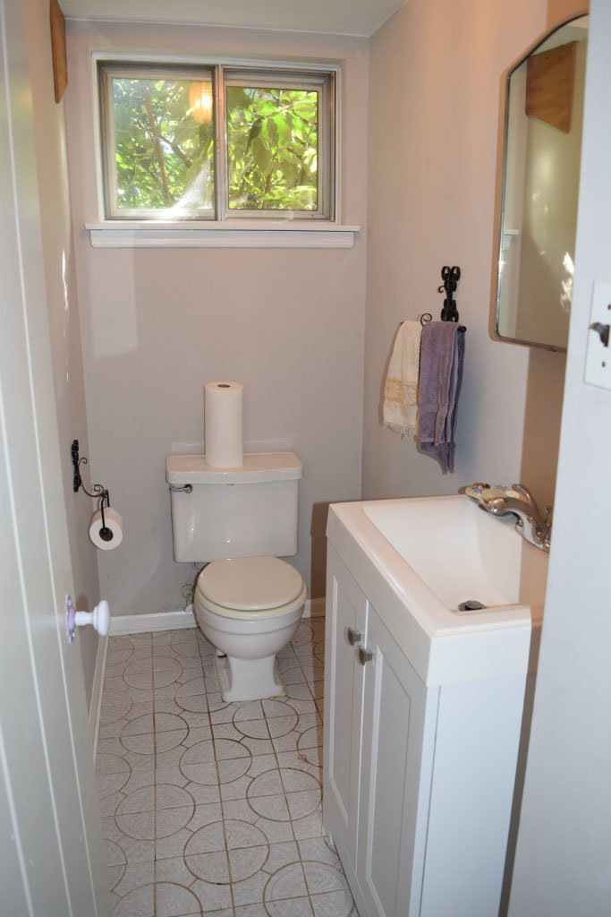 Image for Sealed Bid Real Estate Auction | 859 Ivyland Rd.,  Warminster, PA 18974 | Bids Due By November 17, 2020 at 4PM