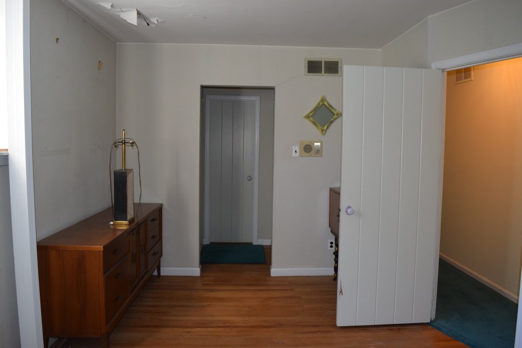 Image for Sealed Bid Real Estate Auction | 859 Ivyland Rd.,  Warminster, PA 18974 | Bids Due By November 17, 2020 at 4PM