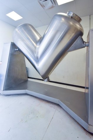 Image for ***SOLD***MJK0153 GHJ 200 V-Blender with Intensifier Bar 2000L