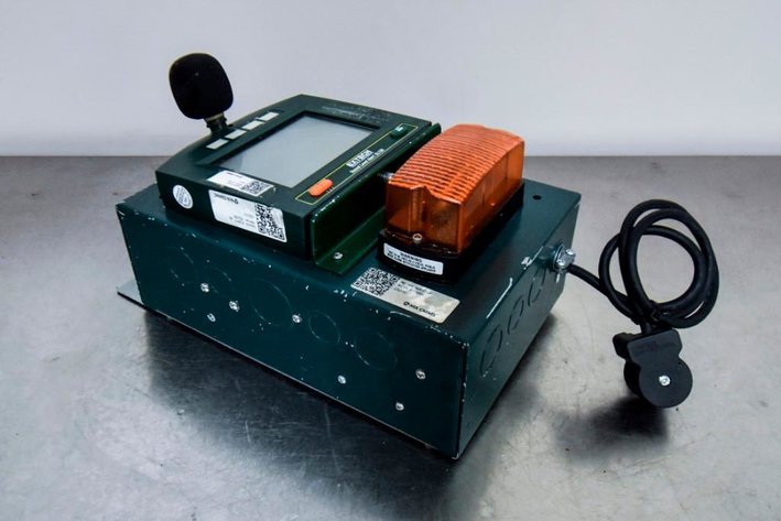 Image for ***SOLD*** MJK0155 Extech Sound Level Alert N-2 with Strobe MDL SL130