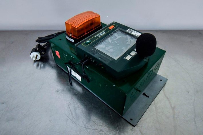 Image for ***SOLD*** MJK0181 Extech Sound Level Alert N-2 with Strobe