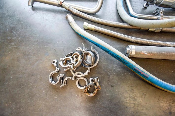 Image for MJK0290 Lot of Jamesbury Actuators with Valves and Hoses