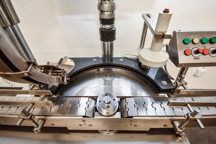 Image for ***SOLD***MJK0326 LabH Monoblock Capper MDL LX-3001