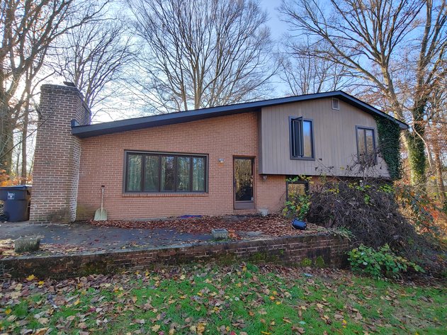 BRICK AND WOOD SIDED TRI-LEVEL HOME 3 BR, 2½ BA ON 1.16 +/- ACRES IN 2 PARCELS