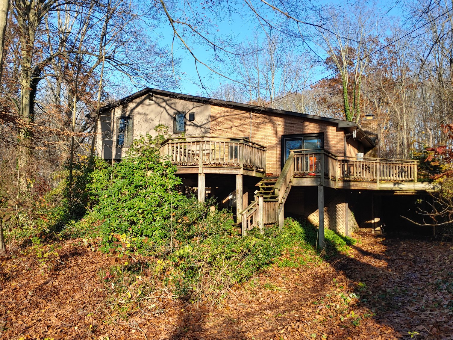Image for BRICK AND WOOD SIDED TRI-LEVEL HOME 3 BR, 2½ BA ON 1.16 +/- ACRES IN 2 PARCELS