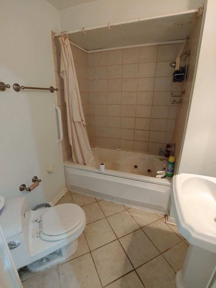 Image for BRICK AND WOOD SIDED TRI-LEVEL HOME 3 BR, 2½ BA ON 1.16 +/- ACRES IN 2 PARCELS