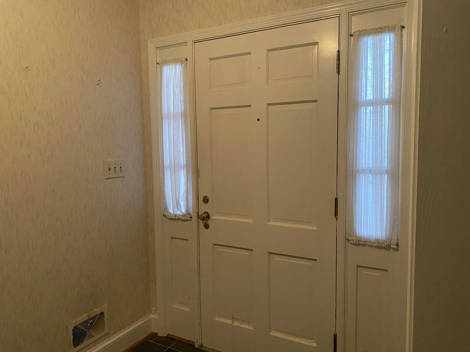 Image for 3 BR/3 BA Brick Home w/Walk-Out Basement on 1.6 +/- Acres in Charlottesville, VA--SELLING to the HIGHEST BIDDER!!