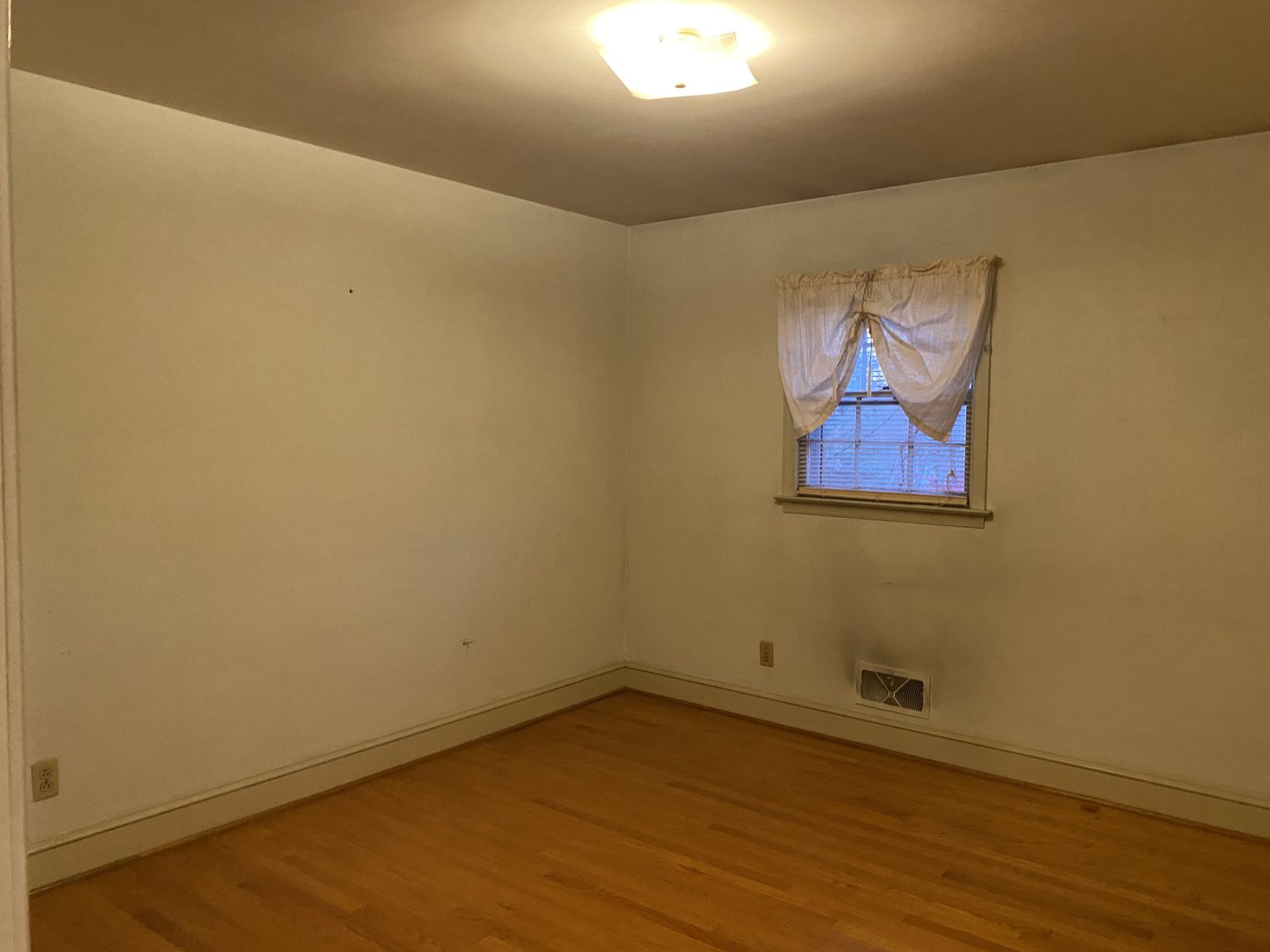 Image for 3 BR/3 BA Brick Home w/Walk-Out Basement on 1.6 +/- Acres in Charlottesville, VA--SELLING to the HIGHEST BIDDER!!