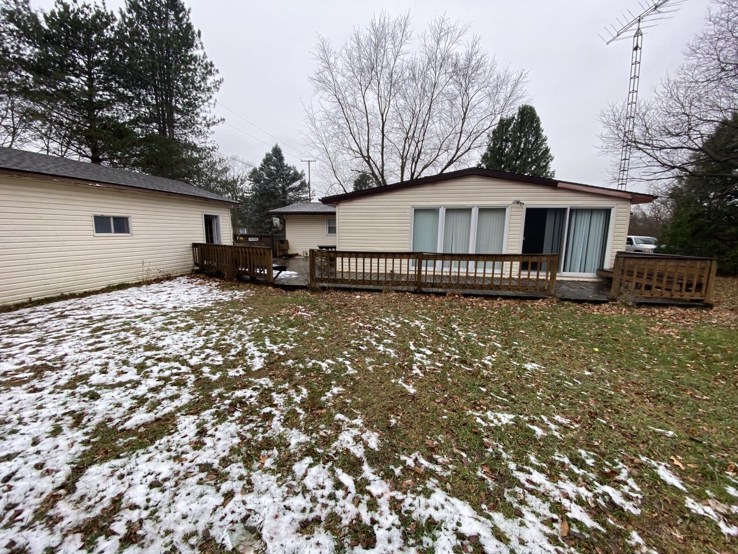 Image for MINIMUM BID AUCTION $77,000! 16611 DIXON RD