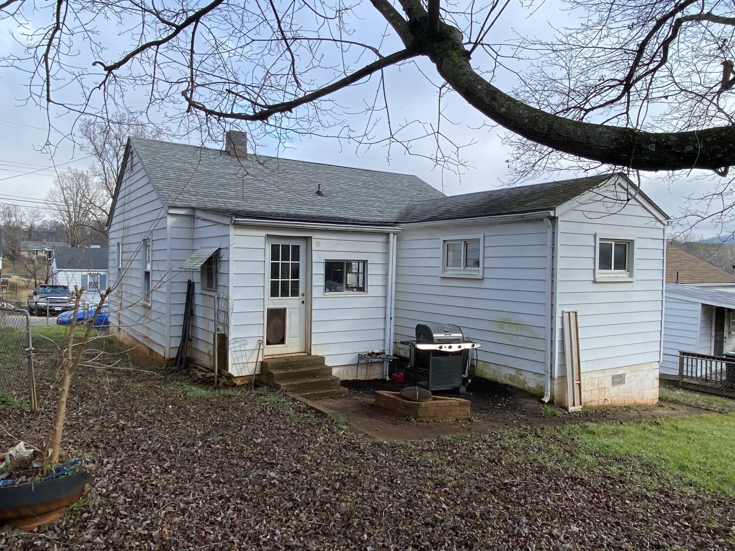 Image for 2 BR/1 BA Investment Property Minutes From UVA, Hospitals & I-64--SELLS to the HIGHEST BIDDER!!