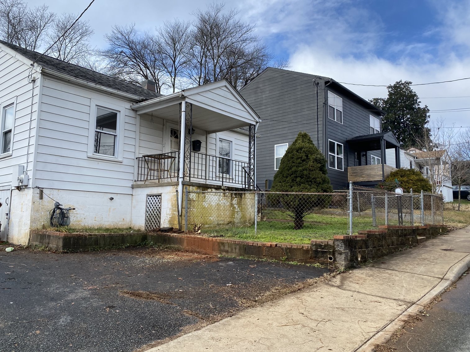 Image for 2 BR/1 BA Investment Property Minutes From UVA, Hospitals & I-64--SELLS to the HIGHEST BIDDER!!