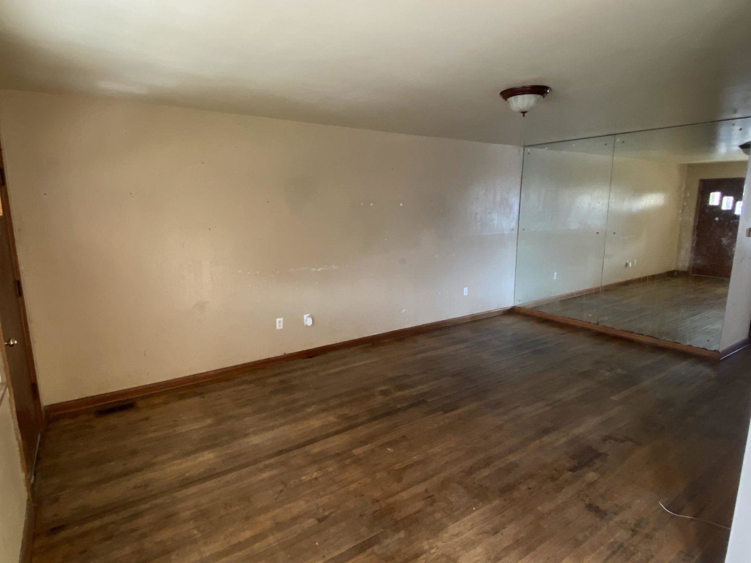 Image for SOLD $25,575 - Spacious 2-Bedroom with Additional Garage