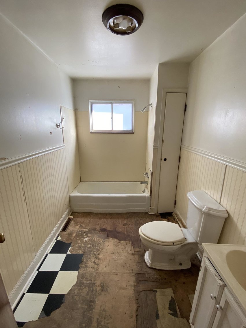 Image for SOLD $25,575 - Spacious 2-Bedroom with Additional Garage