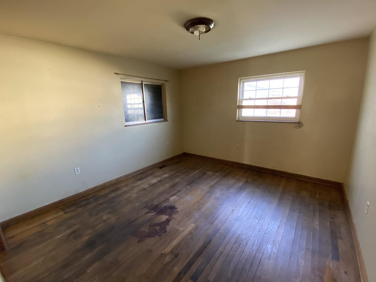 Image for SOLD $25,575 - Spacious 2-Bedroom with Additional Garage