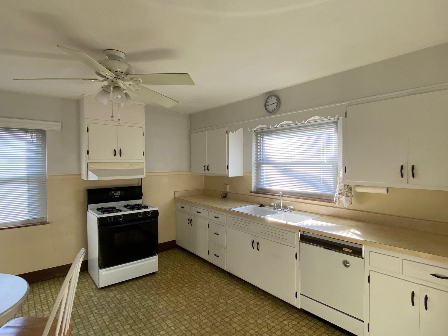 Image for SOLD $165,000 - Spacious Duplex – 2 Bedroom Units