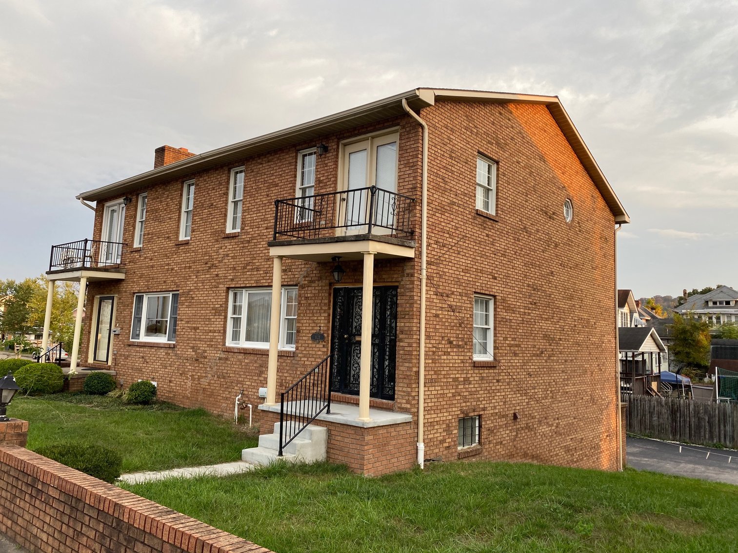 Image for SOLD $99,000 - Large Townhome Overlooking the Kanawha River