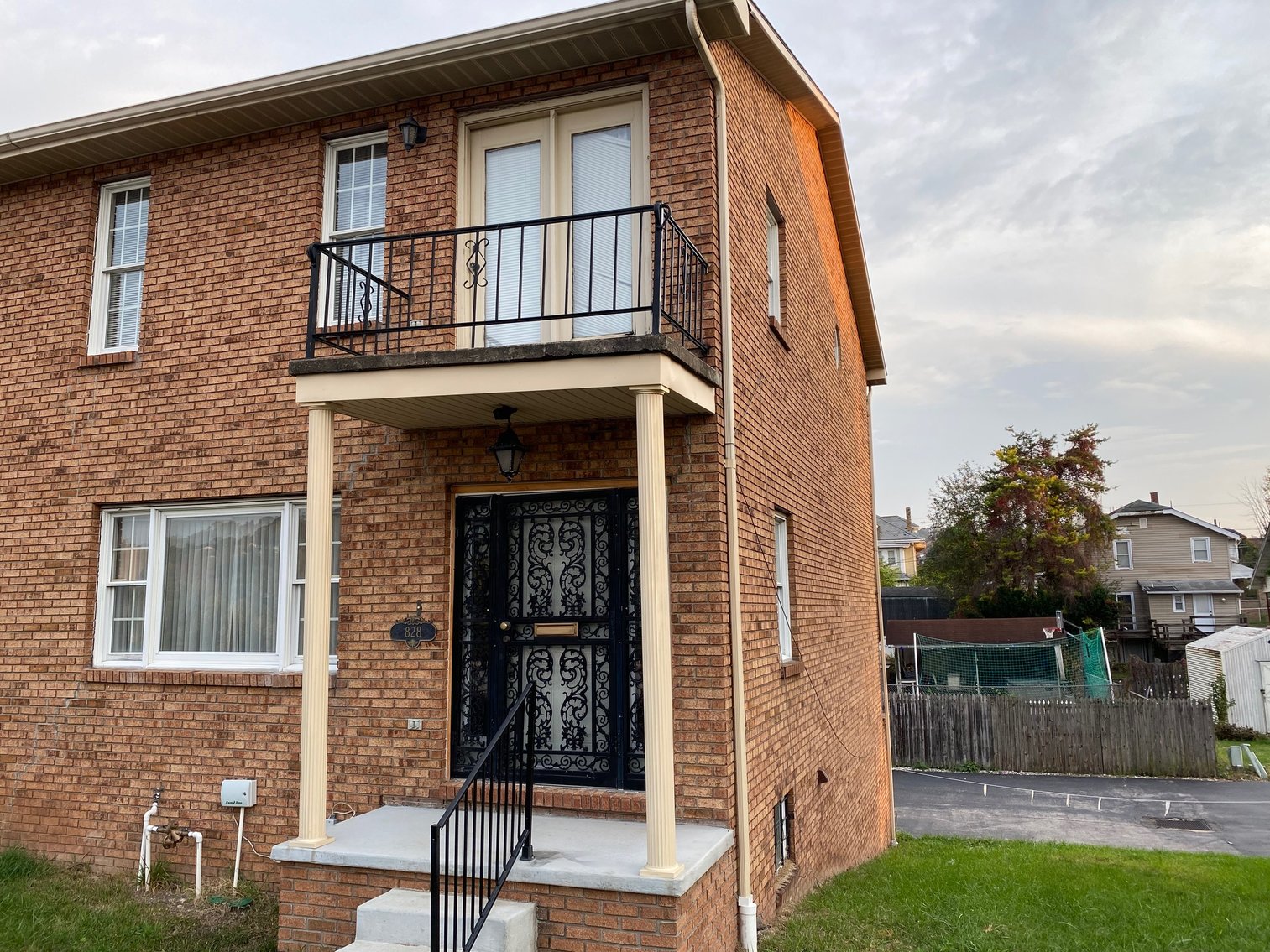 Image for SOLD $99,000 - Large Townhome Overlooking the Kanawha River