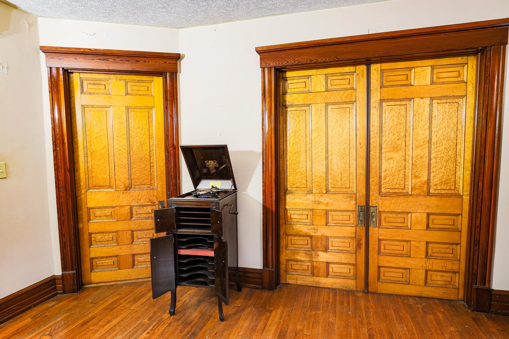 Image for Absolute Real Estate Auction - 4802 S. 4th St., 40214 (Just off Southern Parkway)