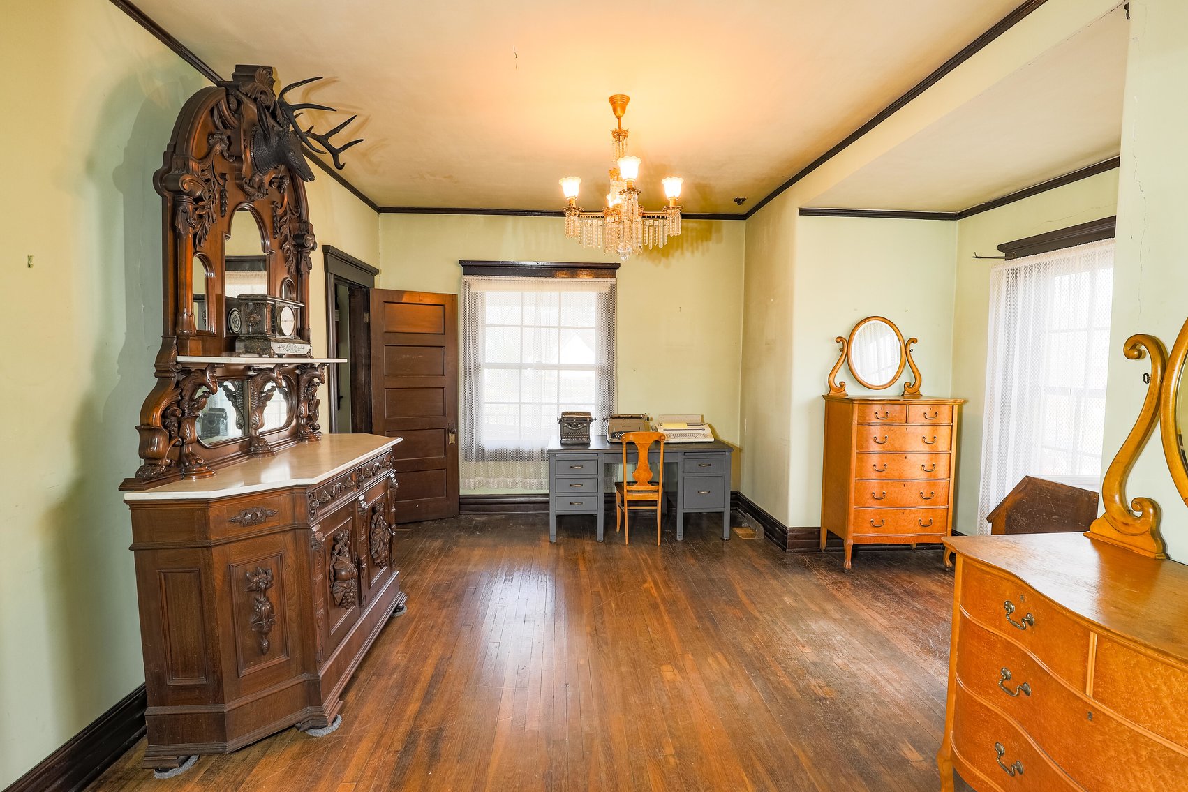 Image for Absolute Real Estate Auction - 4802 S. 4th St., 40214 (Just off Southern Parkway)