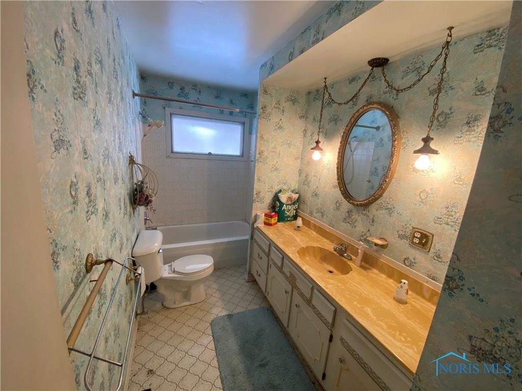 Image for MIN BID AUCTION $50,000! 7749 W CENTRAL AVE