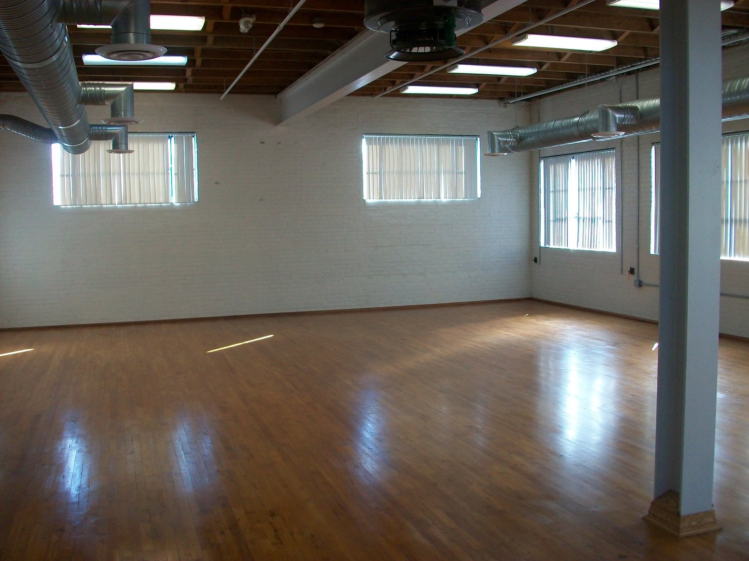 Image for COMMERCIAL BUILDING - HARRISONBURG, VA