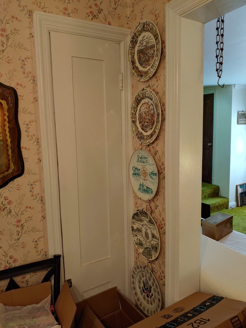 Image for 2 STORY VINYL SIDED HOUSE & 1 CAR GARAGE