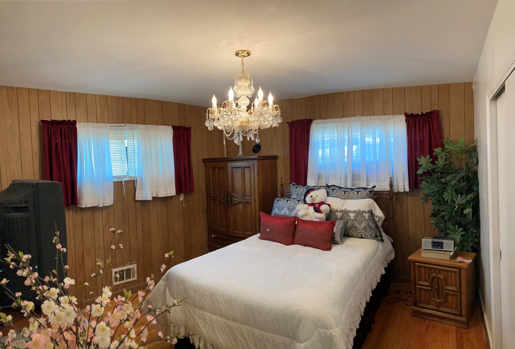 Image for 3 BR RANCH STYLE HOME W/ PERSONAL PROPERTY TO BE SOLD IN ONE LOT