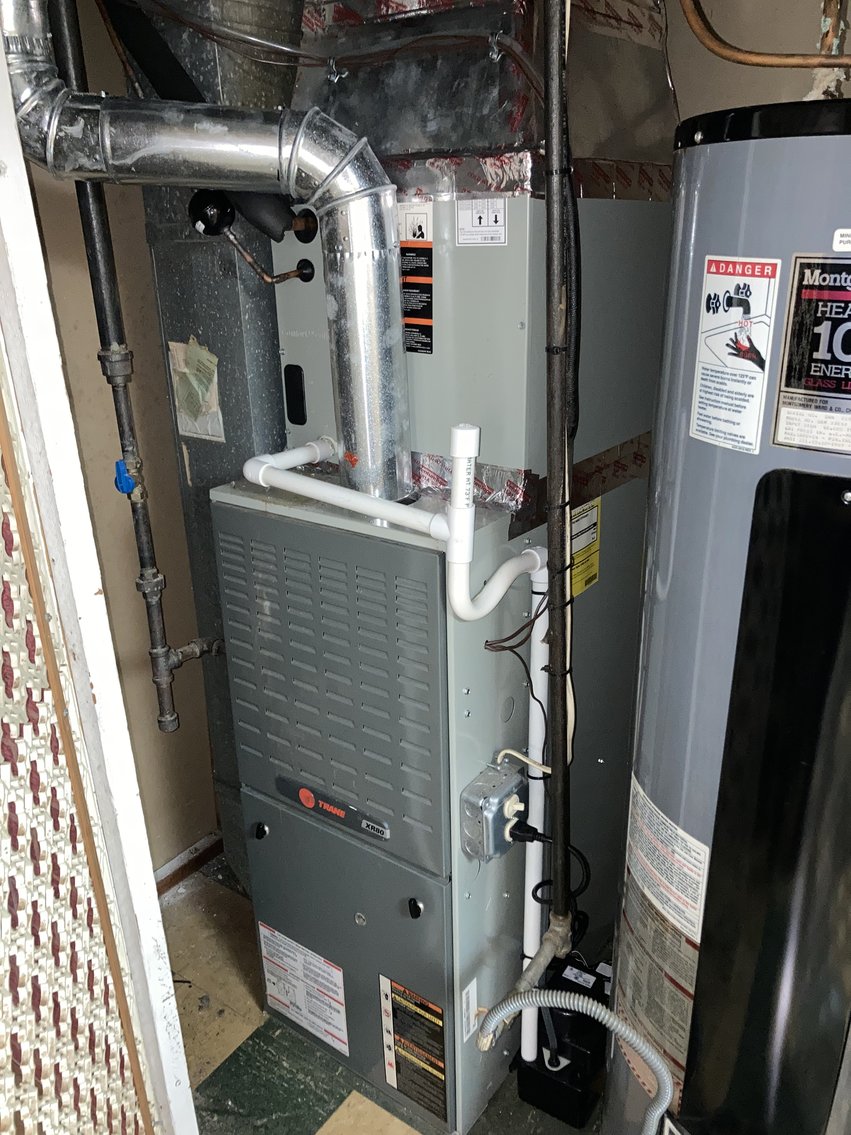 Image for 3 BR RANCH STYLE HOME W/ PERSONAL PROPERTY TO BE SOLD IN ONE LOT