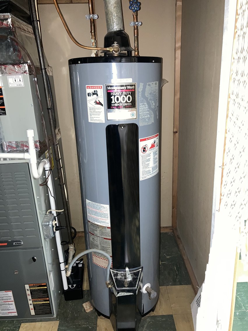 Image for 3 BR RANCH STYLE HOME W/ PERSONAL PROPERTY TO BE SOLD IN ONE LOT