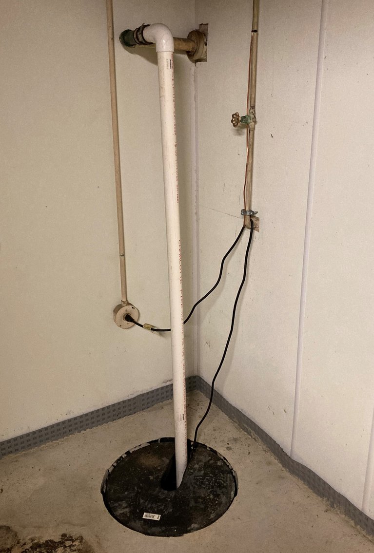 Image for 3 BR RANCH STYLE HOME W/ PERSONAL PROPERTY TO BE SOLD IN ONE LOT