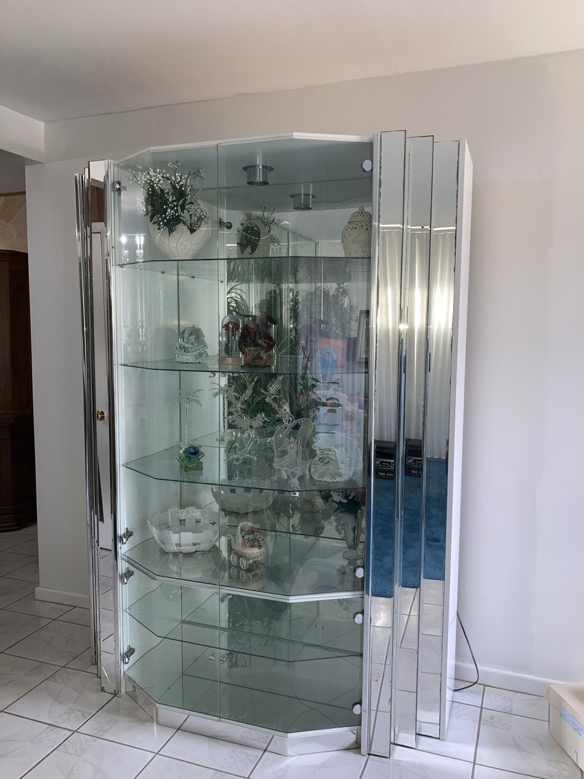 Image for 3 BR RANCH STYLE HOME W/ PERSONAL PROPERTY TO BE SOLD IN ONE LOT