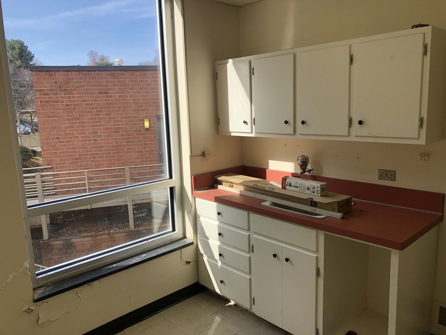 Image for 2 Story Commercial Medical Facility in Staunton, VA--ONLINE ONLY BIDDING!!