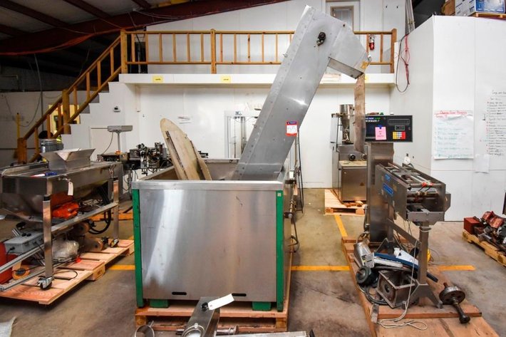 Image for ***SOLD*** MJK0461 Omega Cap Elevator H-1-18